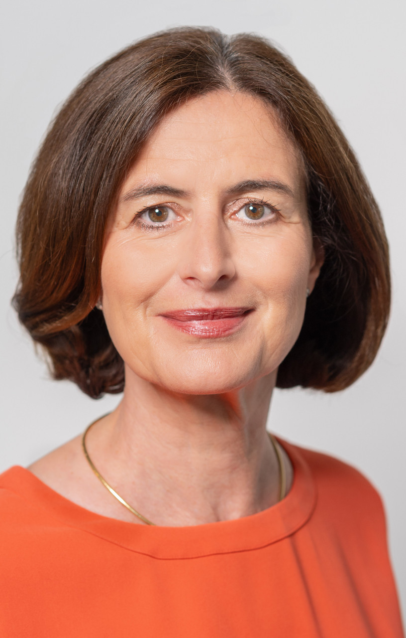 Portraitfoto von Dr. med. Ulrike Alcock
